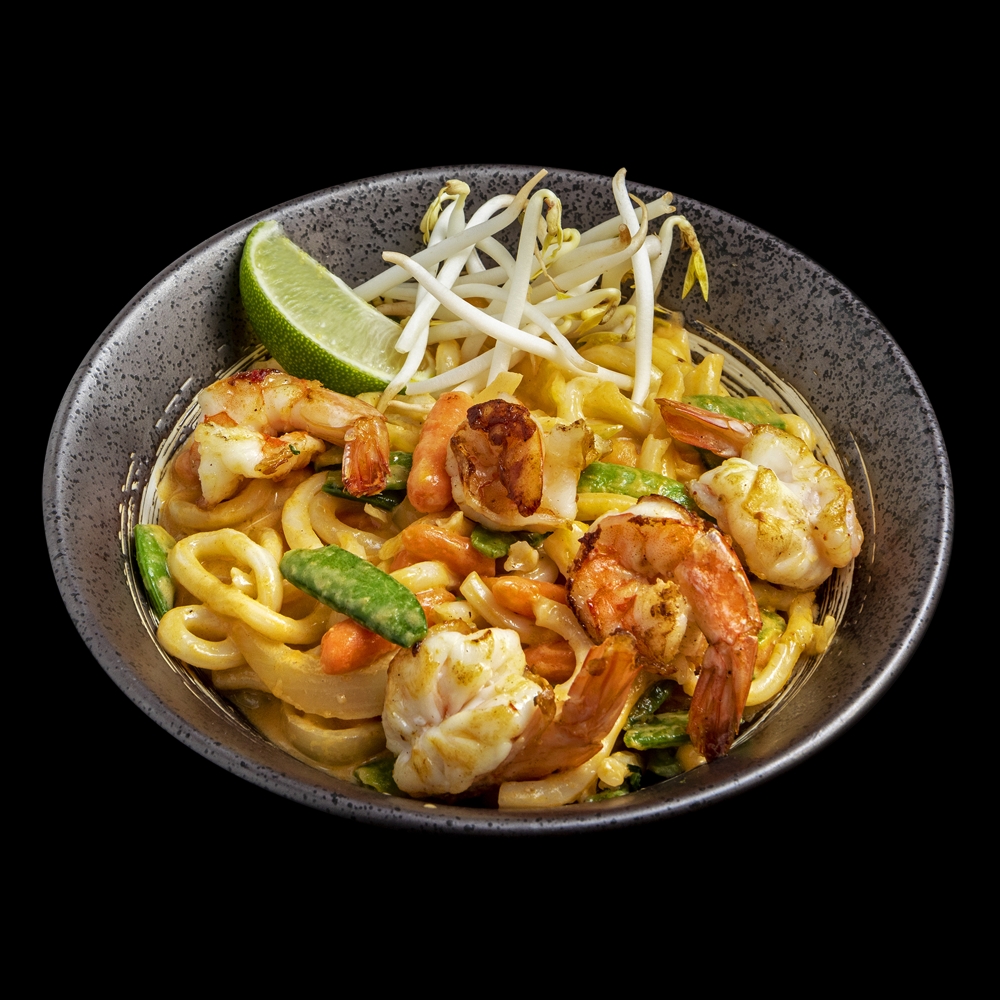 Udon noodle with lobster sauce, coconut milk and vegetables